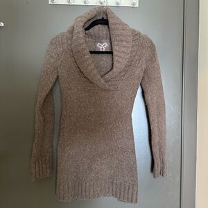 Aritzia TNA brown sweater size S